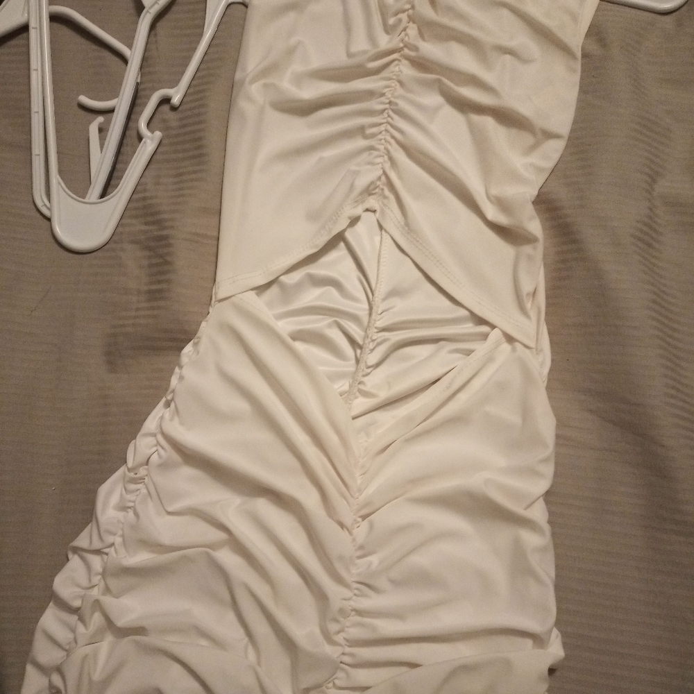 Party dress / cocktail dress